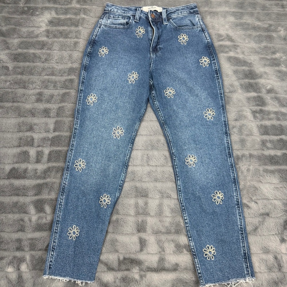 Hollister Curvy High-Rise Mom Jeans Blue Daisy Embroidered Raw Hem 0S W24 L25